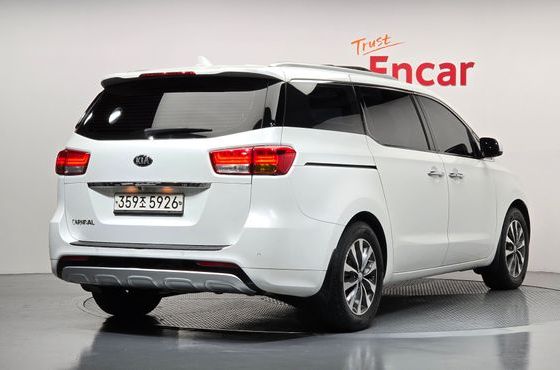 Kia Carnival 9-seater Luxury — пробег 254 821 км — фото 2 из 5