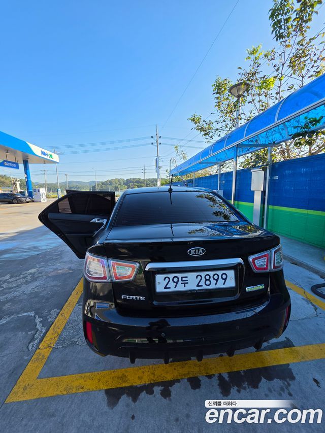 Kia Porte 1.6 Hybrid LPI HEV High-Deluxe — пробег 174 776 км — фото 2 из 5