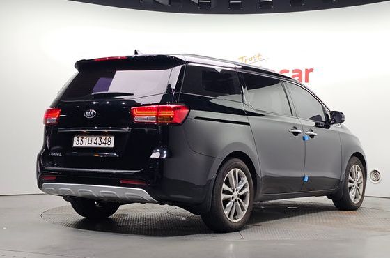 Kia Carnival 9-seater Prestige — пробег 189 725 км — фото 2 из 5
