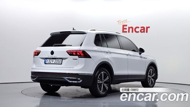 Volkswagen Tiguan 2.0 TDI 4-Motion Premium — пробег 160 008 км — фото 2 из 5
