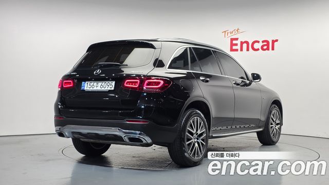 Mercedes-Benz GLC-Class GLC300e 4MATIC — пробег 27 971 км — фото 2 из 5