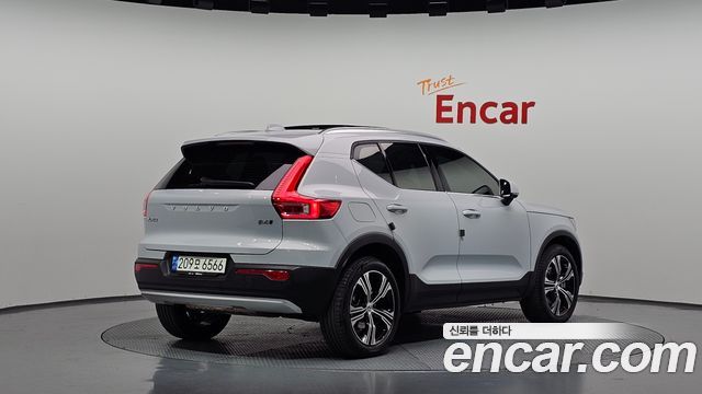 Volvo XC40 B4 Inscription — пробег 34 495 км — фото 2 из 5