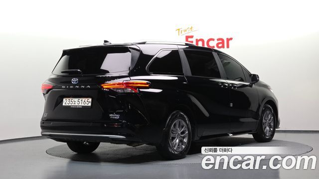 Toyota Sienna 2.5 Hybrid AWD — пробег 21 333 км — фото 2 из 5