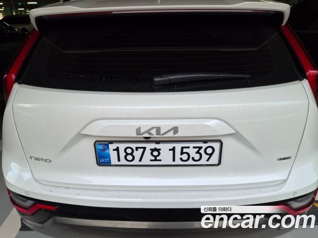 Kia Niro Signature — пробег 18 242 км — фото 4 из 5
