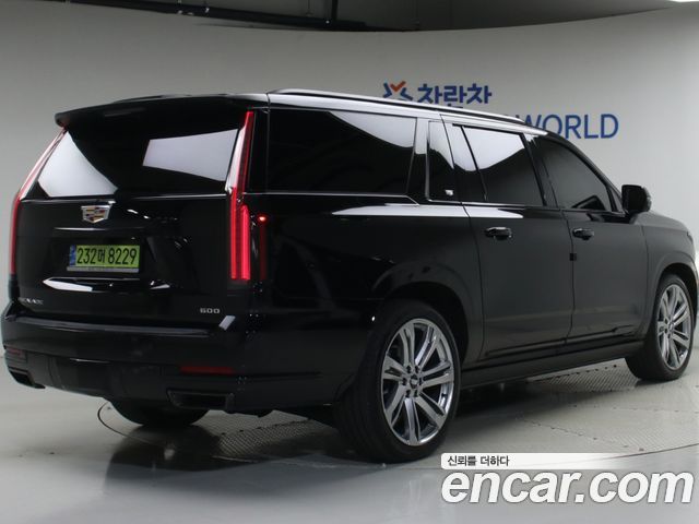 Cadillac Escalade 6.2 ESV ESV Sports Platinum — пробег 4 112 км — фото 2 из 5
