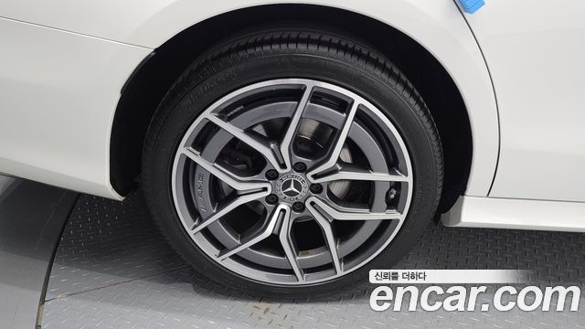 Mercedes-Benz E-Class E220d 4MATIC AMG Line — пробег 102 025 км — фото 5 из 5