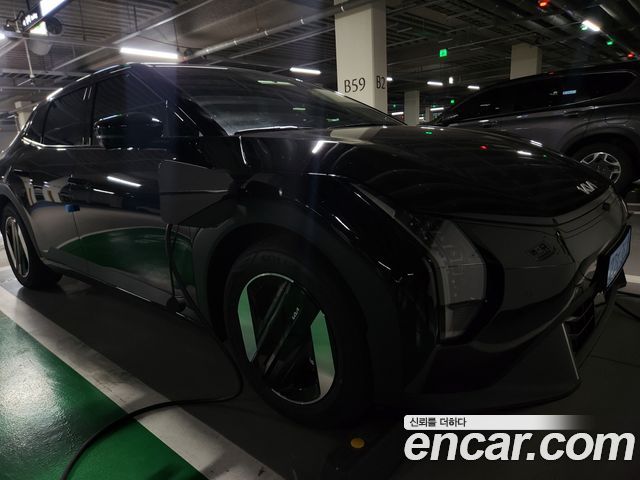 Kia EV4 Standard 2WD Earth — пробег 1 000 км — фото 1 из 5