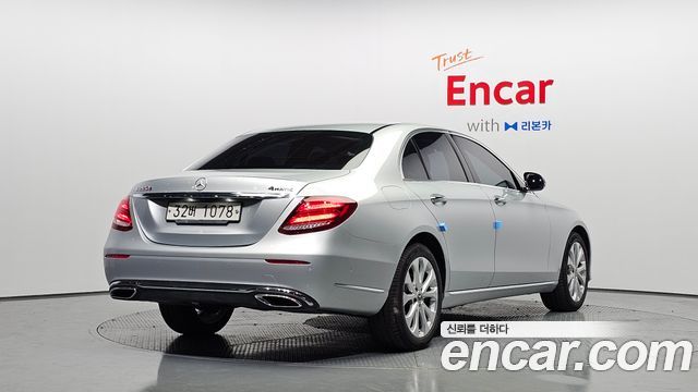 Mercedes-Benz E-Class E220d 4MATIC Exclusive — пробег 32 803 км — фото 2 из 5