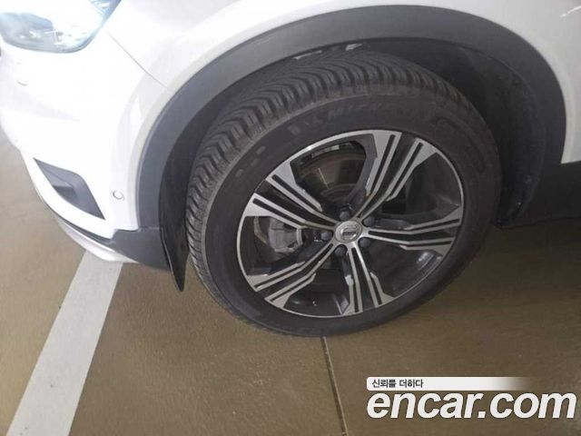 Volvo XC40 T4 Inscription — пробег 32 414 км — фото 4 из 5