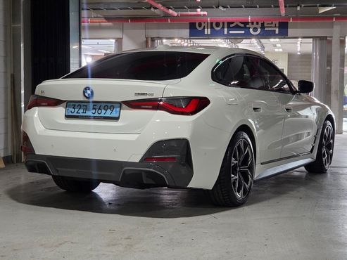 BMW i4 eDrive40 M Sports Pro — пробег 37 330 км — фото 2 из 5