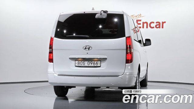 Hyundai Starex Van 5-Seater Modern — пробег 123 731 км — фото 4 из 5