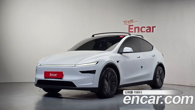 Tesla Model Y RWD — пробег 23 574 км — фото 1 из 5