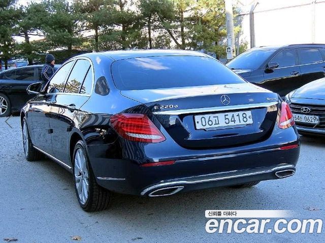 Mercedes-Benz E-Class E220d 4MATIC Exclusive — пробег 194 498 км — фото 3 из 5