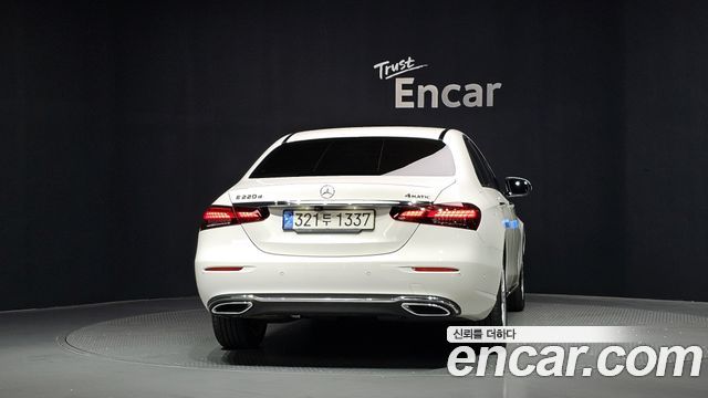 Mercedes-Benz E-Class E220d 4MATIC Exclusive — пробег 45 041 км — фото 4 из 5