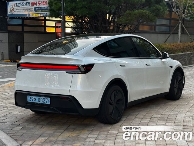 Tesla Model Y Premium RWD — пробег 2 084 км — фото 2 из 5