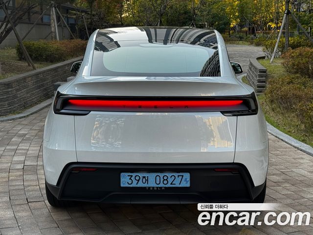 Tesla Model Y Premium RWD — пробег 2 084 км — фото 4 из 5