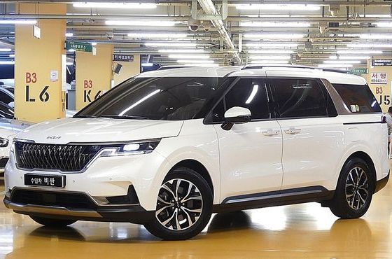 Kia Carnival Diesel 9-Seater Noblesse — пробег 64 000 км — фото 2 из 5
