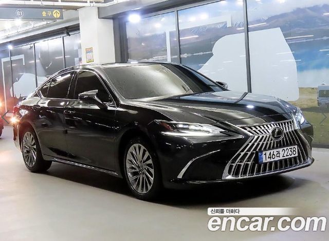 Lexus ES Executive — пробег 28 633 км — фото 1 из 5