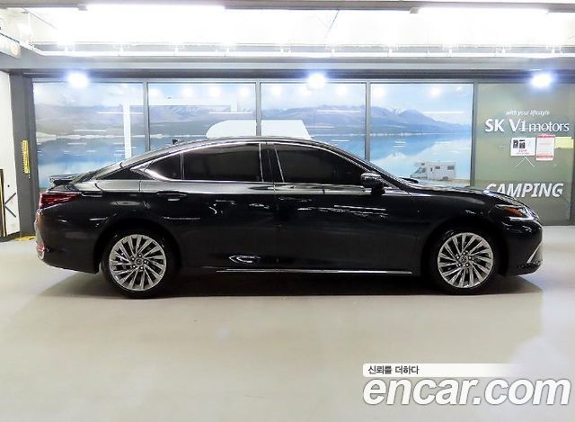 Lexus ES Executive — пробег 28 633 км — фото 3 из 5