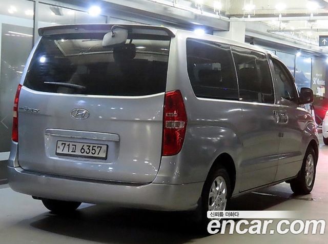 Hyundai Starex 12-Seater Wagon CVX Luxury — пробег 111 668 км — фото 4 из 5