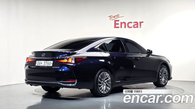 Lexus ES Executive — пробег 85 592 км — фото 2 из 5