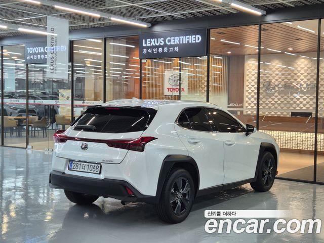 Lexus UX 2.0 2WD — пробег 11 676 км — фото 2 из 5
