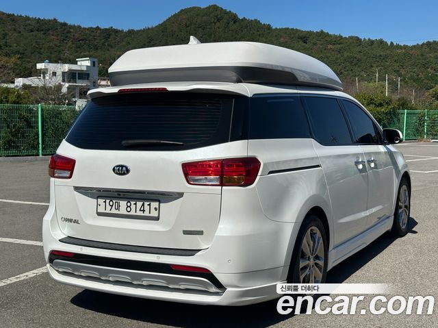 Kia Carnival 9-seater Hi-Limousine Prestige — пробег 210 000 км — фото 3 из 5