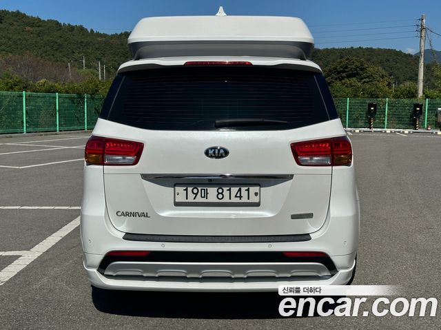 Kia Carnival 9-seater Hi-Limousine Prestige — пробег 210 000 км — фото 4 из 5