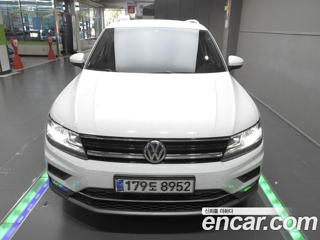 Volkswagen Tiguan 2.0 TDI Premium — пробег 101 615 км — фото 3 из 5