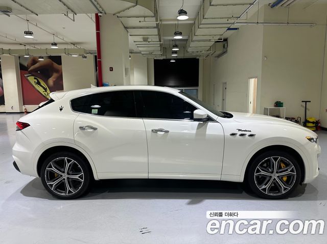 Maserati Levante 3.0 S AWD Modena — пробег 6 280 км — фото 3 из 5