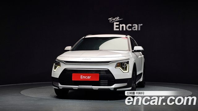 Kia Niro Trendy — пробег 11 074 км — фото 3 из 5