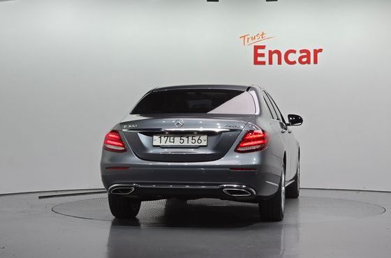 Mercedes-Benz E-Class E300 4MATIC Exclusive — пробег 99 639 км — фото 4 из 5