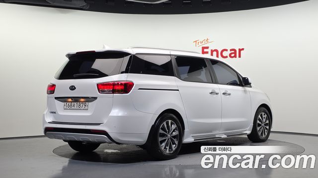 Kia Carnival из Кореи Encar