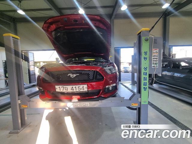 Ford Mustang GT Convertible — пробег 182 314 км — фото 1 из 3