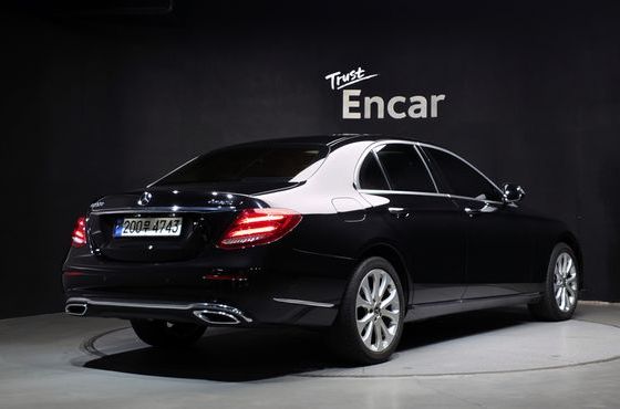 Mercedes-Benz E-Class E220d 4MATIC Exclusive — пробег 141 440 км — фото 2 из 5