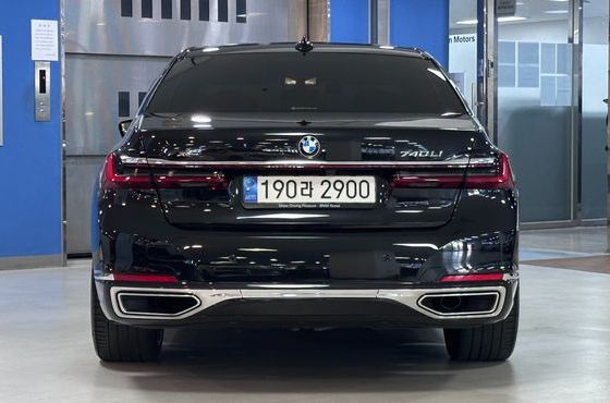 BMW 7-Series 740Li xDrive Design Pure Excellence — пробег 57 704 км — фото 4 из 5