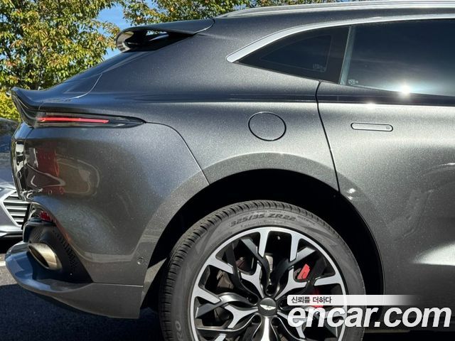 Astonmartin DBX 4.0 V8 — пробег 42 000 км — фото 4 из 5