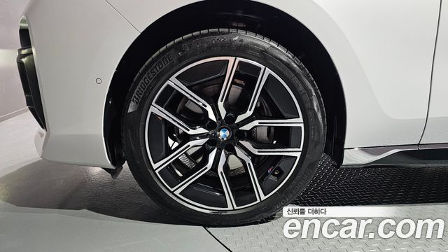 BMW 7-Series 740d xDrive M Sport — пробег 9 379 км — фото 5 из 5