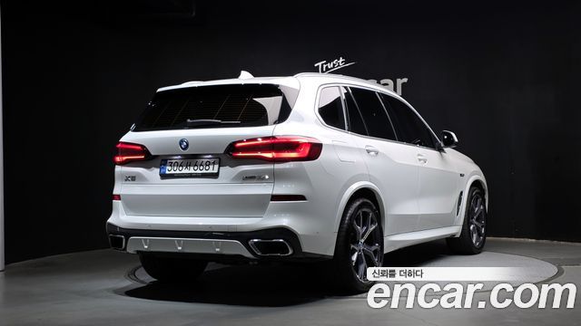 BMW X5 xDrive 45e M Sport — пробег 81 137 км — фото 2 из 5