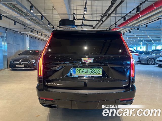 Cadillac Escalade 6.2 ESV ESV Sports Platinum — пробег 21 000 км — фото 4 из 5