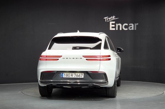 Genesis GV70 2.5T Gasoline AWD — пробег 6 104 км — фото 4 из 5