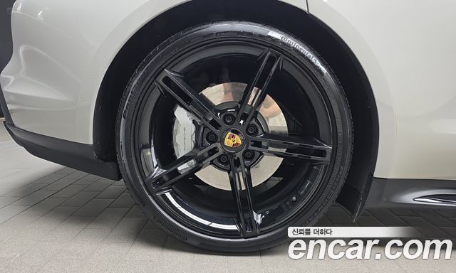 Porsche Taycan из Кореи Encar