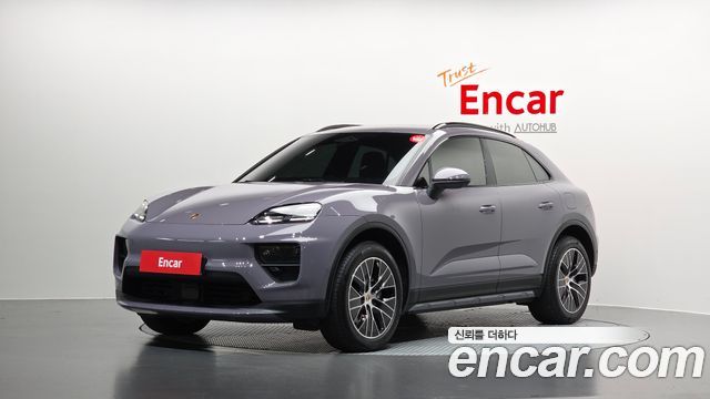 Porsche Macan Base 4 — пробег 1 976 км — фото 1 из 5