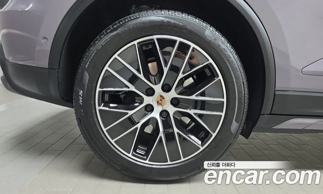 Porsche Macan Base 4 — пробег 1 976 км — фото 5 из 5