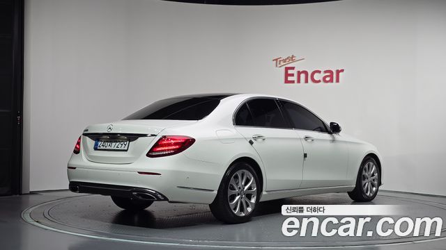 Mercedes-Benz E-Class из Кореи Encar