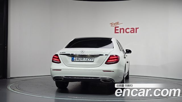 Mercedes-Benz E-Class из Кореи Encar