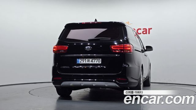 Kia Carnival 9-Seater Noblesse — пробег 92 477 км — фото 4 из 5