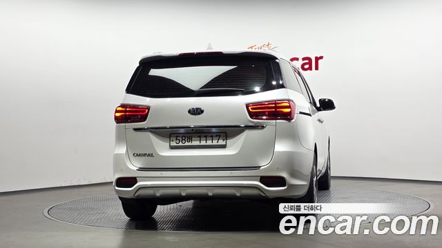 Kia Carnival из Кореи Encar