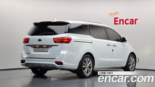Kia Carnival из Кореи Encar