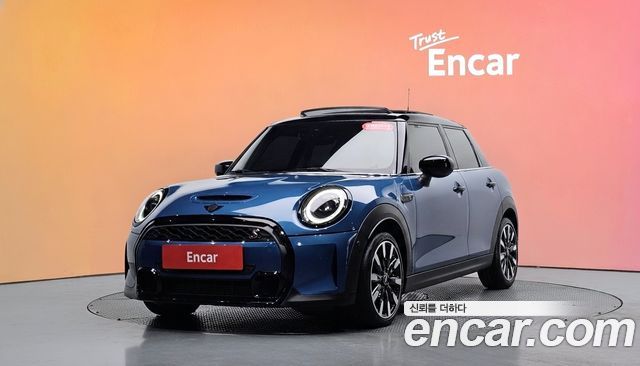 Mini Cooper 5Door Classic Third Generation — пробег 58 369 км — фото 1 из 5
